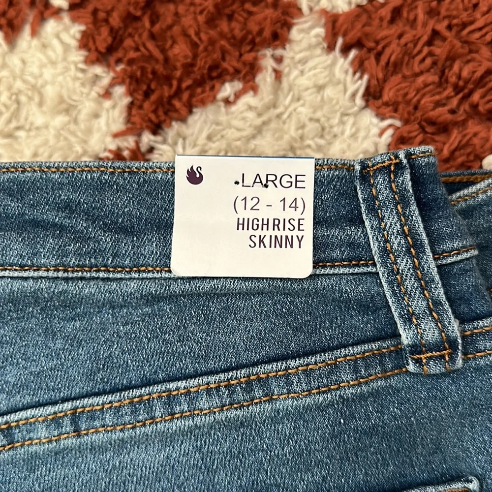 NWT • Gloria Vanderbilt • high rise skinny jeans - Picture 6 of 8
